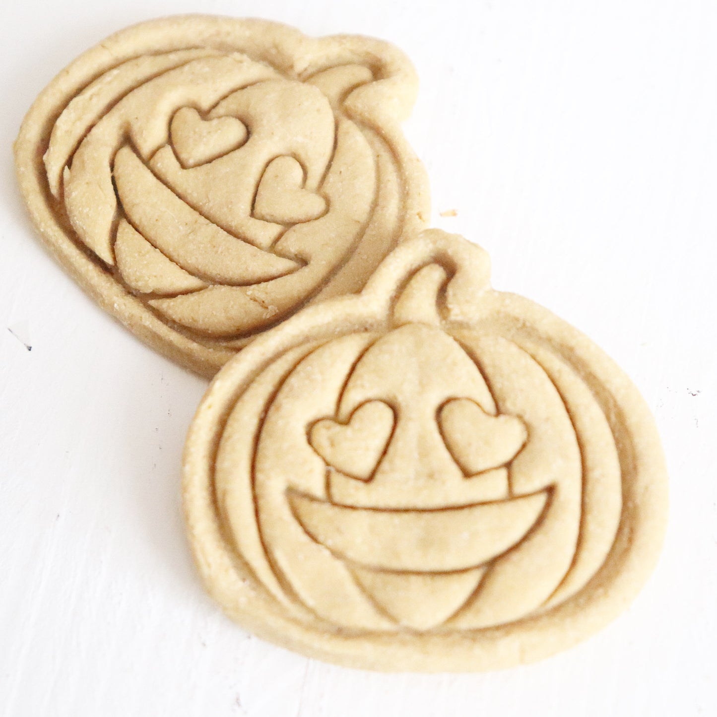 Heart Eyes Pumpkin Biscuit 3Pack